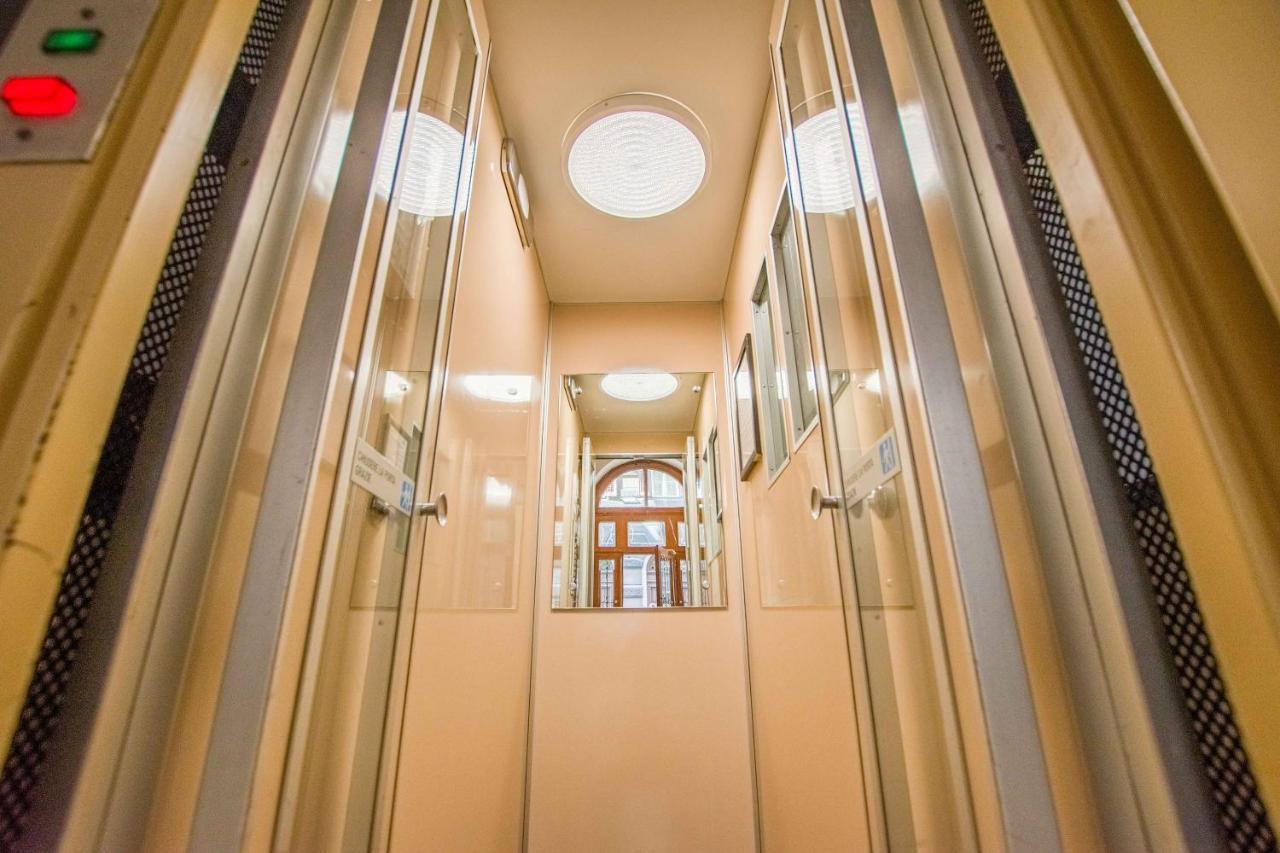 Casa Vacanze Al Teatro Τεργέστη Εξωτερικό φωτογραφία